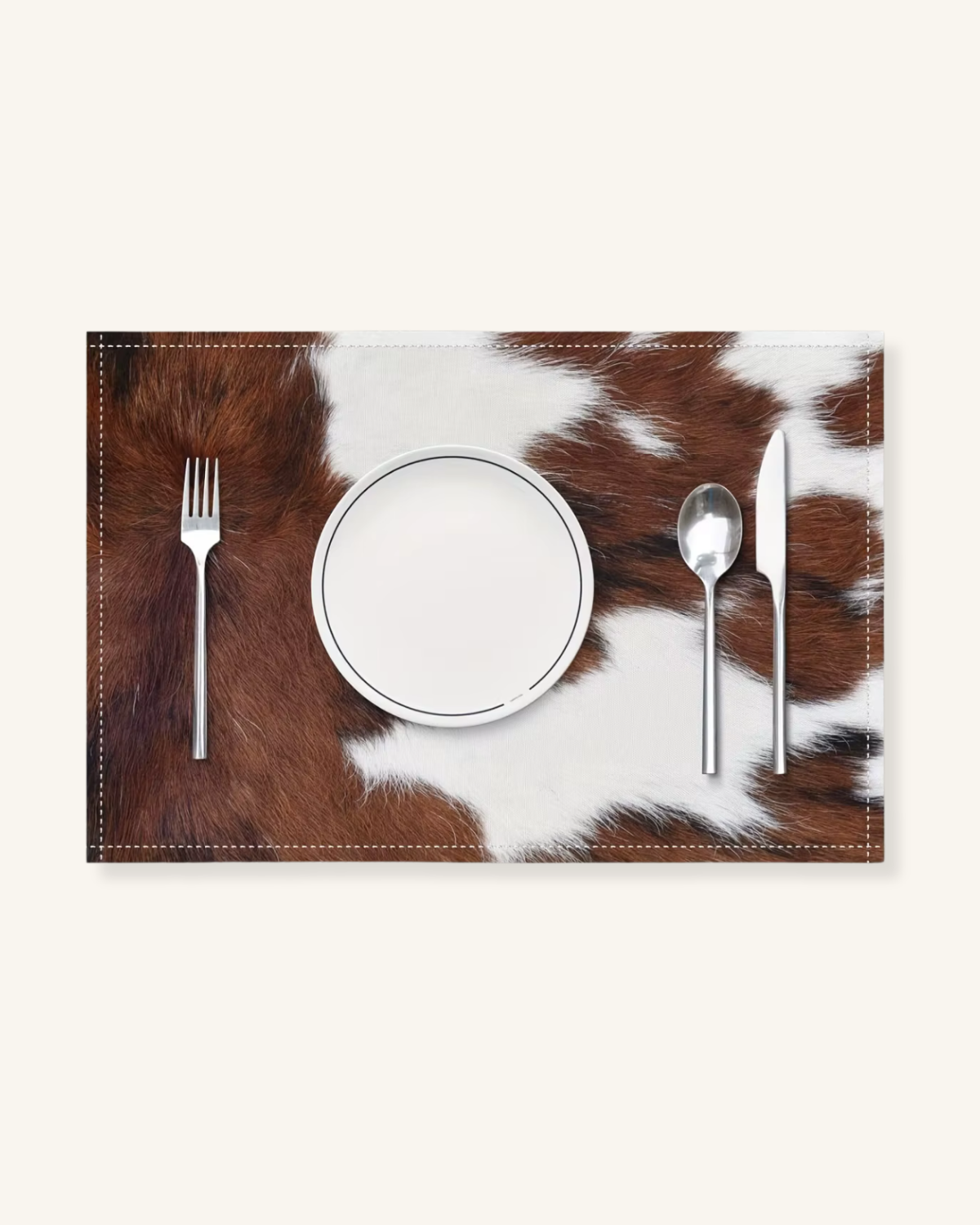 Set de table peau de vache Marron et Blanc / 30x40cmX2pc sets-de-table.fr